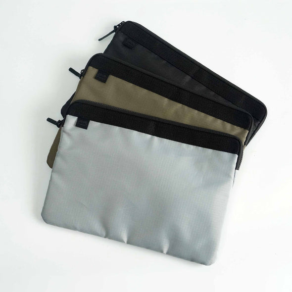 Folio : Jour Laptop Case กระเป๋าใส่แล็ปท็อปขนาด 15.6 นิ้ว