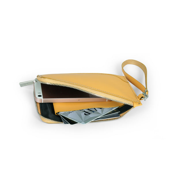 Twin Accessories Bag :  กระเป๋าเอนกประสงค์พร้อมสายคล้องมือ ไซส์ M