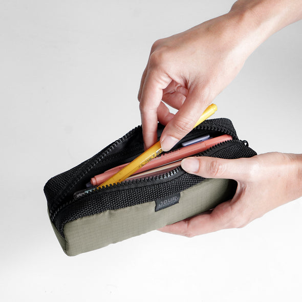 Folio : Jour Pen Case กระเป๋าใส่เครื่องเขียน รุ่นพิเศษ ป้องกันละอองน้ำได้