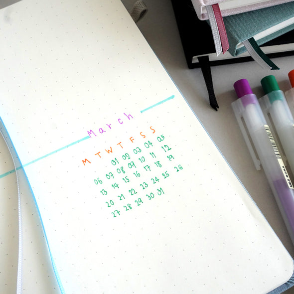 Folio Notebook A5 (Dot grid) : สมุดจดบันทึก 96 แผ่น แบบกระดาษจุด