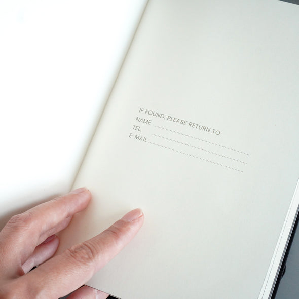 Black Edge Notebook A5 (Ruled) : สมุดจดบันทึกขอบสีดำ แบบมีเส้น