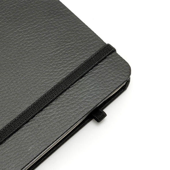 Folio Silver Edge Notebook A5 (Blank) : สมุดขอบเงินขนาด A5 (แบบไร้เส้น)