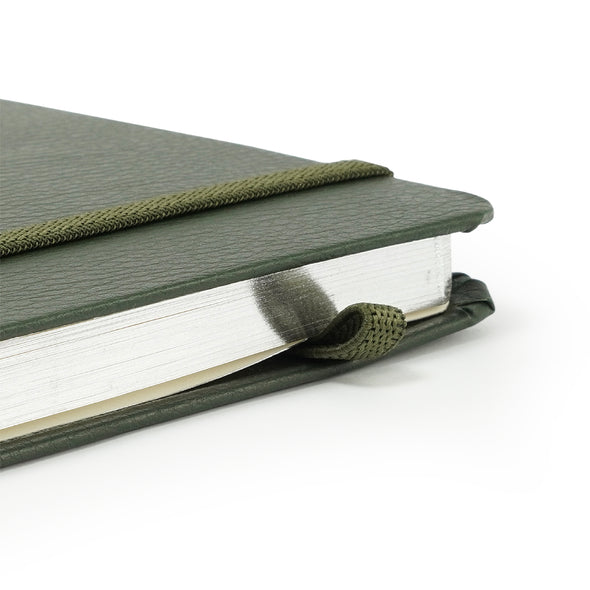 Folio Silver Edge Notebook A5 (Blank) : สมุดขอบเงินขนาด A5 (แบบไร้เส้น)