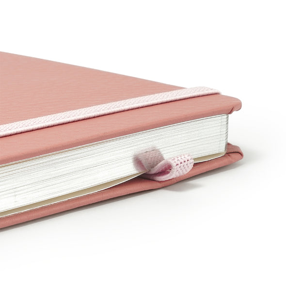 Folio Silver Edge Notebook A5 (Blank) : สมุดขอบเงินขนาด A5 (แบบไร้เส้น)